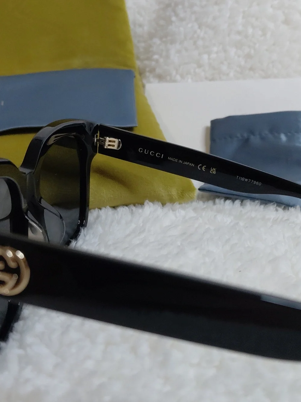 Gucci bold square
